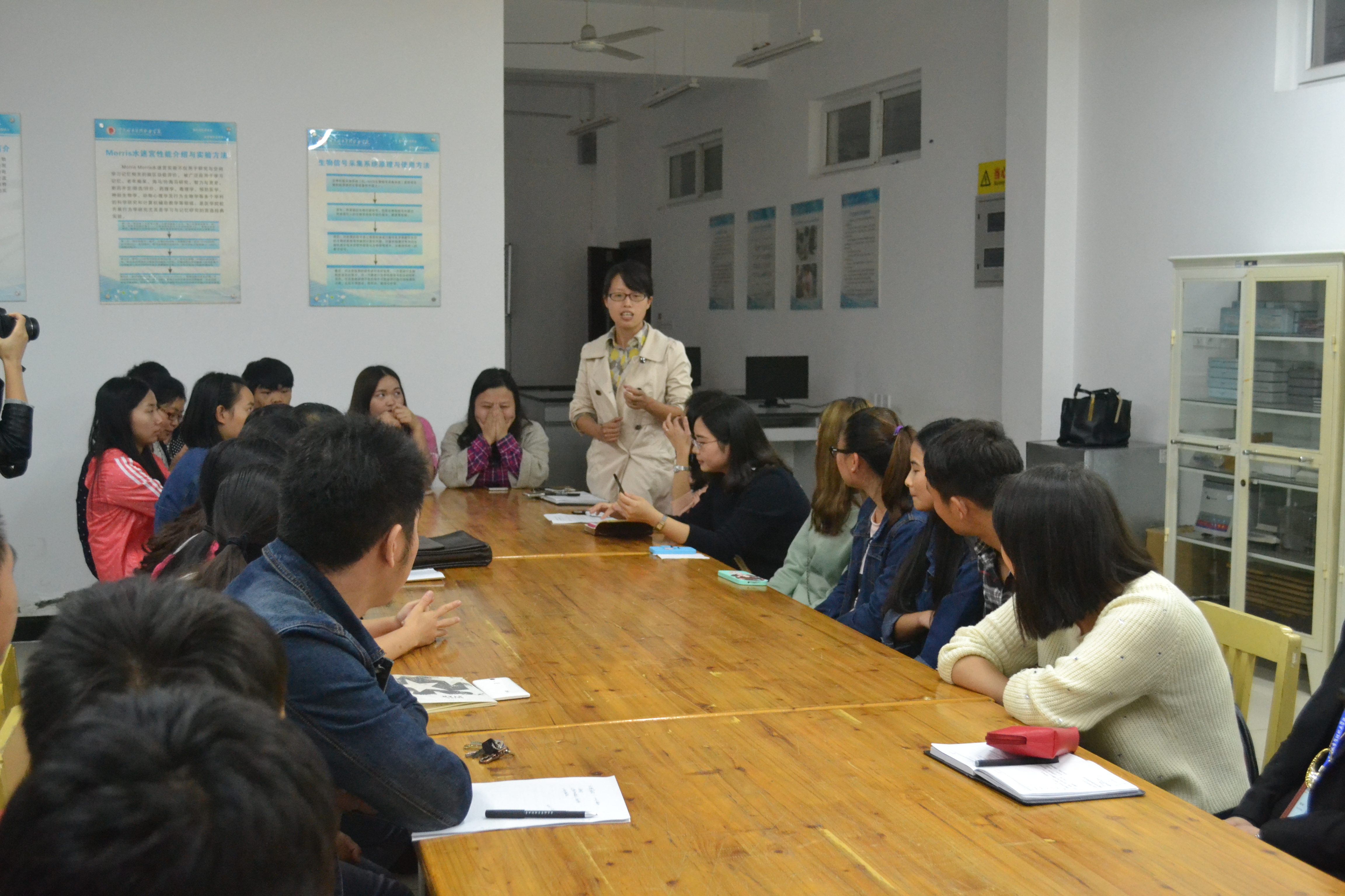 健康与老年服务学院举行“三关工程”座谈会